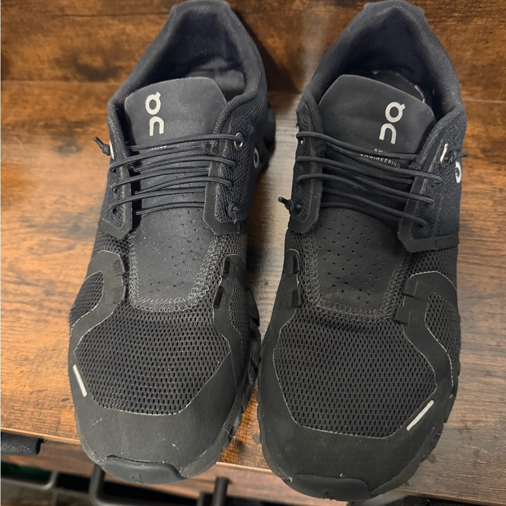 On Running Women’s Black Running Shoes